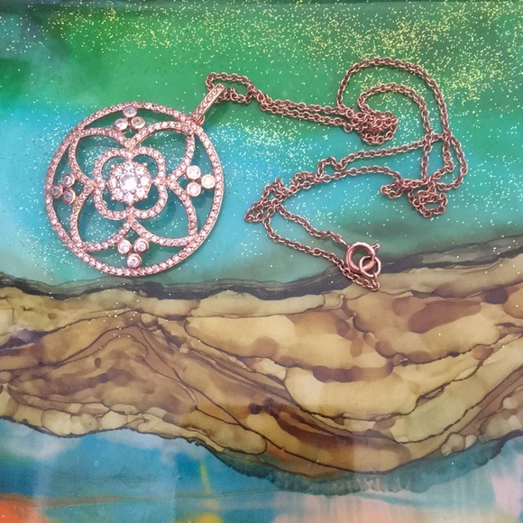Alhambra Mandala Necklace - Picture 2 of 9